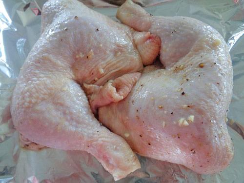 Gà chiên xì dầu thơm nức mũi trong bữa cơm chiều