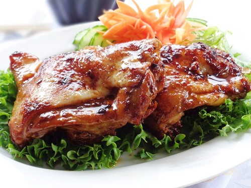 Gà chiên xì dầu thơm nức mũi trong bữa cơm chiều