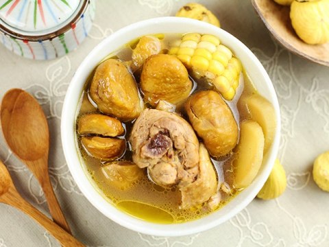 ga ham hat de la mieng hap dan Gà hầm hạt dẻ lạ miệng, hấp dẫn