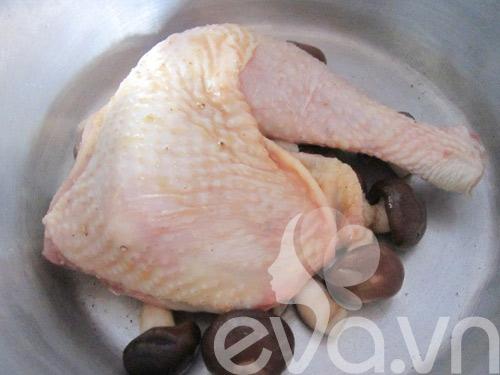 Gà hấp nấm thơm ngon đặc biệt