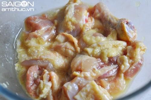Gà lăn mè thơm ngon hấp dẫn