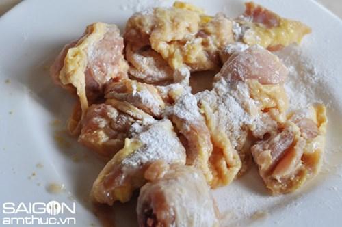 Gà lăn mè thơm ngon hấp dẫn