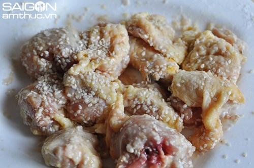 Gà lăn mè thơm ngon hấp dẫn