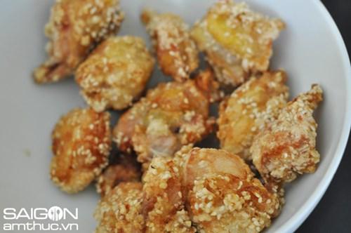 Gà lăn mè thơm ngon hấp dẫn