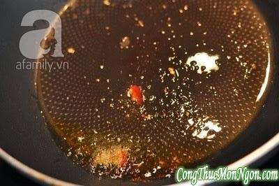 Gà xào hạt điều bùi thơm lạ miệng