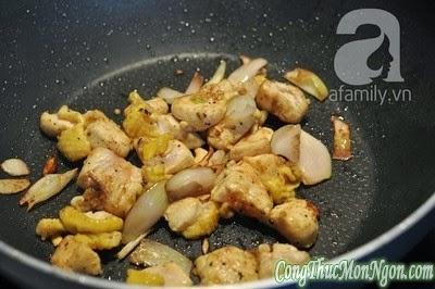 Gà xào hạt điều bùi thơm lạ miệng
