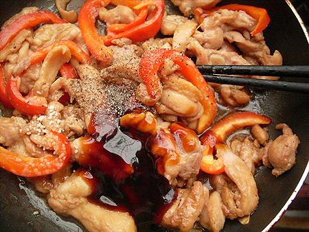Gà xào ớt chuông với sốt Teriyaki ngon tuyệt vời