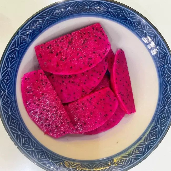 Giải cứu thanh long - làm ngay bánh mì thanh long với công thức cực hot từ cô Ba miền Tây!
