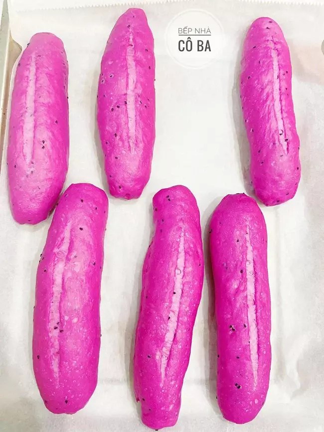 Giải cứu thanh long - làm ngay bánh mì thanh long với công thức cực hot từ cô Ba miền Tây!