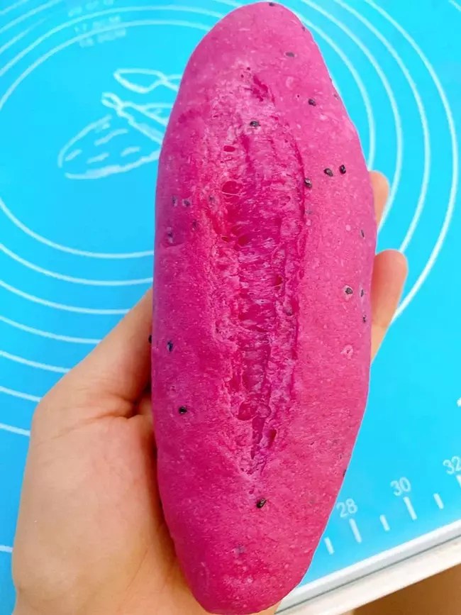 Giải cứu thanh long - làm ngay bánh mì thanh long với công thức cực hot từ cô Ba miền Tây!