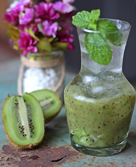 Giải khát với kiwi soda thơm mát