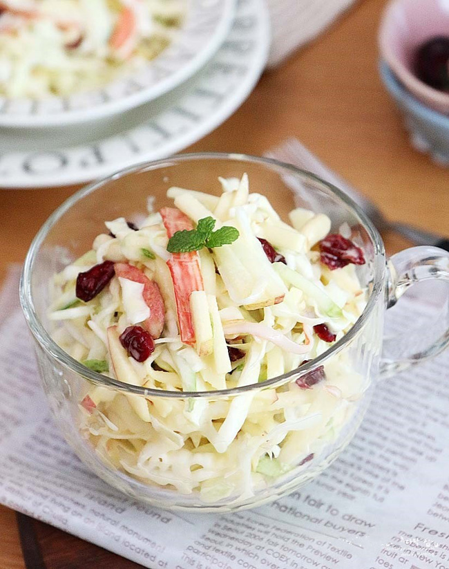 Giải ngán cho mọi bữa tiệc với salad bắp cải chua giòn hấp dẫn