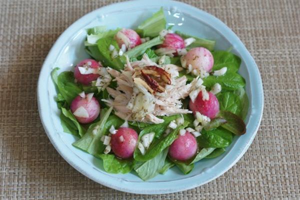 Giảm cân giữ dáng với 2 công thức chế biến salad rau