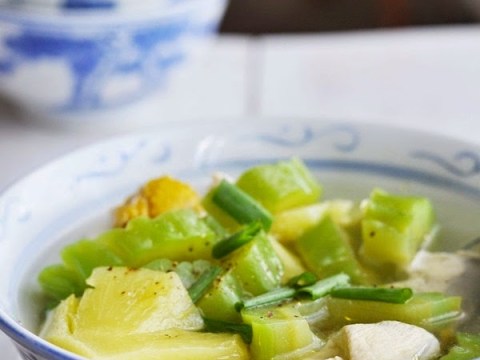 giam can ma ngon mieng voi canh muop dang kieu moi Giảm cân mà ngon miệng với canh mướp đắng kiểu mới