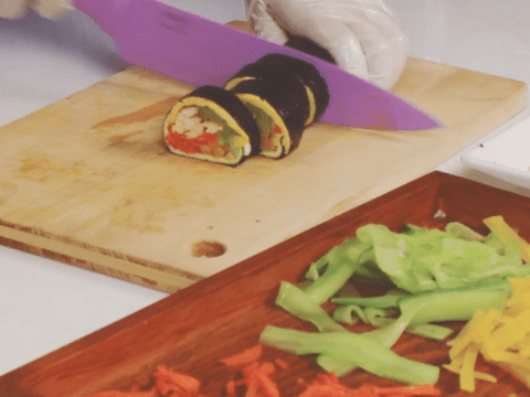 gimbap khong com la mon gi ma khien cong dong an kieng han quoc day song Gimbap không cơm là món gì mà khiến cộng đồng ăn kiêng Hàn Quốc "dậy sóng"?