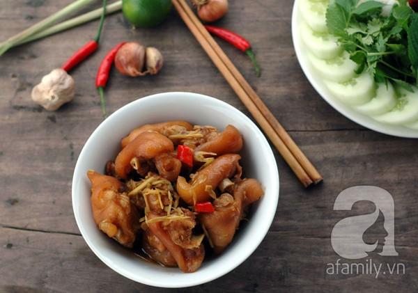 Giò heo kho sả ngon cơm ngày mát trời