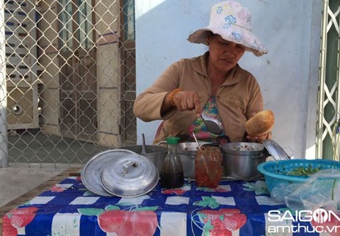 gion rum banh mi xiu mai thit ba chi ninh hoa Giòn rụm bánh mì xíu mại, thịt ba chỉ Ninh Hòa