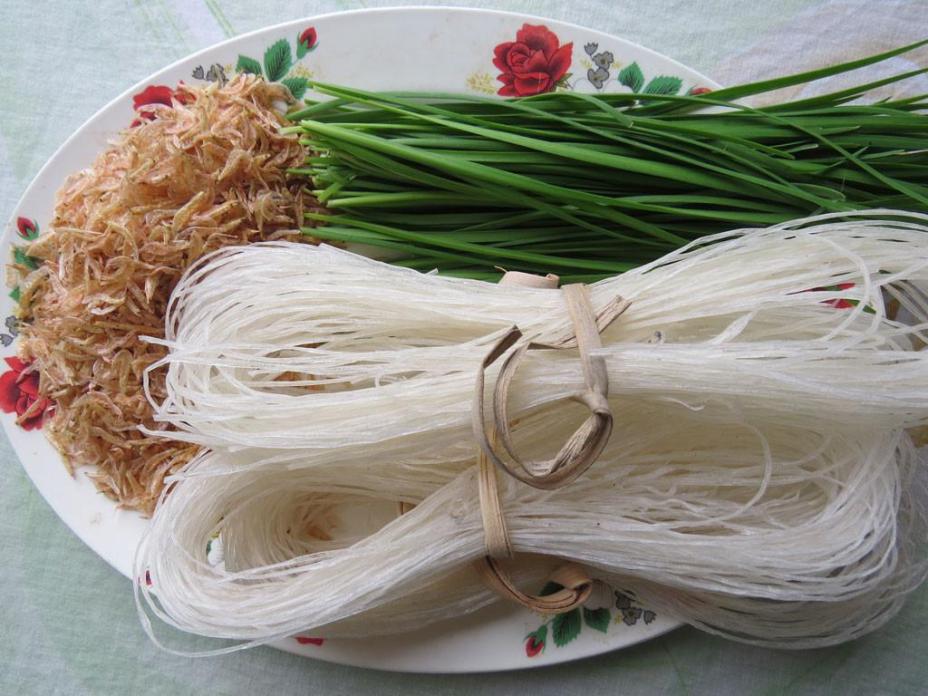 Gỏi bún mì trộn ruốc khô