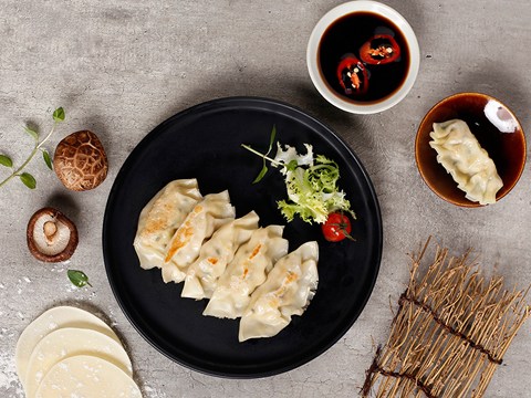 gyoza ca hoi %E2%80%93 ha cao nhat ban Gyoza cá hồi – Há cảo Nhật Bản