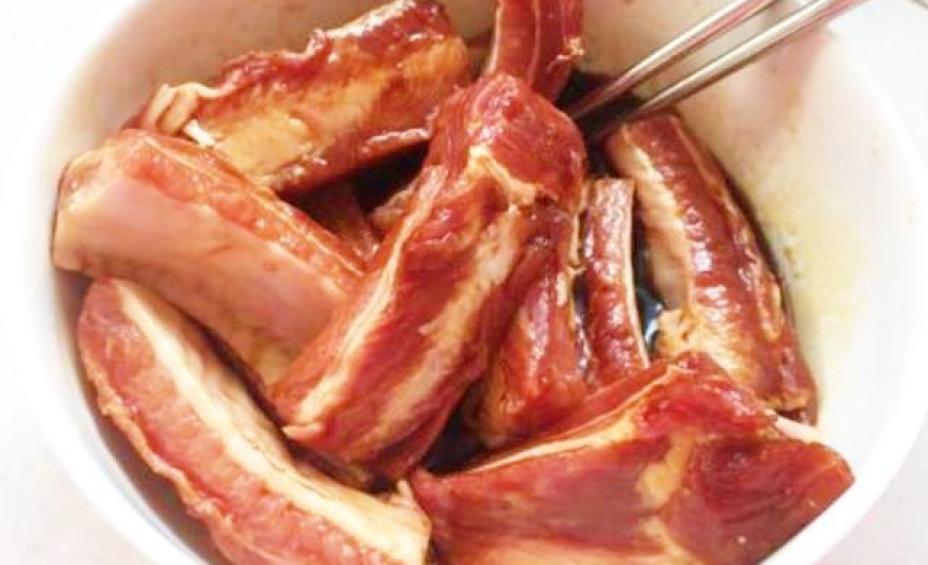 Hầm sườn, chị em tuyệt đối không cho thêm 2 gia vị quen thuộc này làm mất vị món ăn