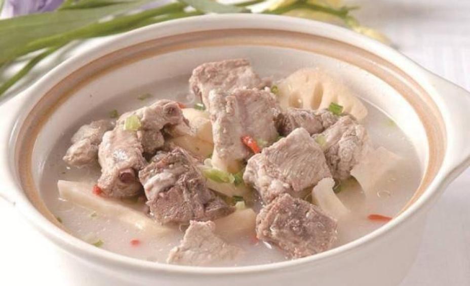 Hầm sườn, chị em tuyệt đối không cho thêm 2 gia vị quen thuộc này làm mất vị món ăn