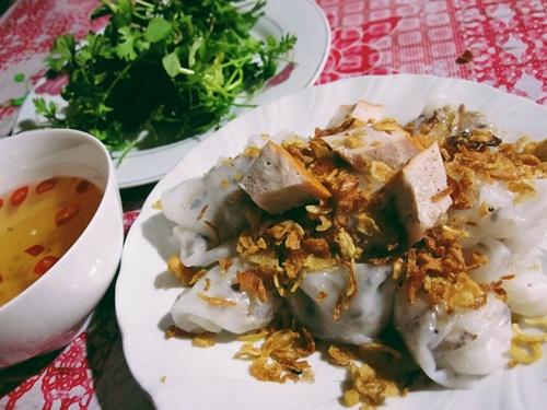 Hàng bánh cuốn 20 năm trong ngõ nhỏ Hà Nội