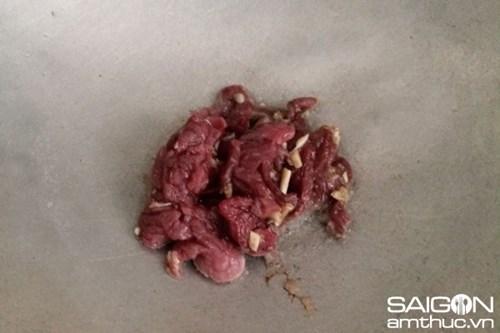 Hấp dẫn bò xào thơm chua ngọt