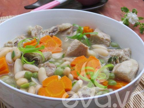 Hấp dẫn canh sườn hầm đậu