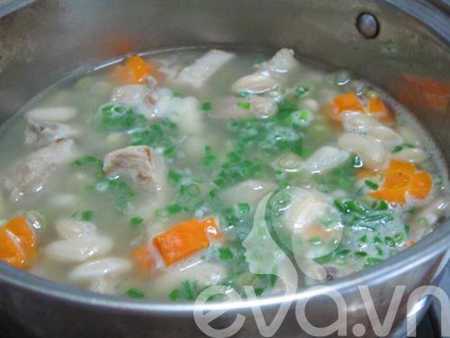 Hấp dẫn canh sườn hầm đậu