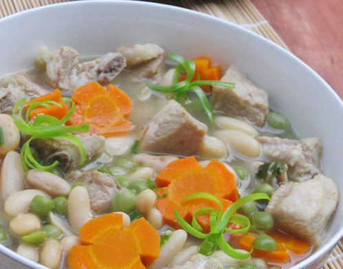 Hấp dẫn canh sườn hầm đậu