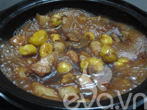 Hạt dẻ kho thịt đầu đông