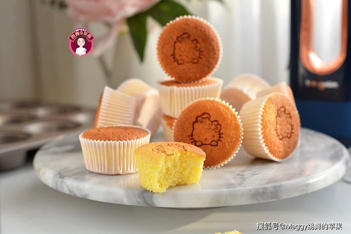 Hé lộ công thức làm món bánh cupcake sữa chua thơm mềm ngọt ngào đang 'sốt xình xịch' trên MXH