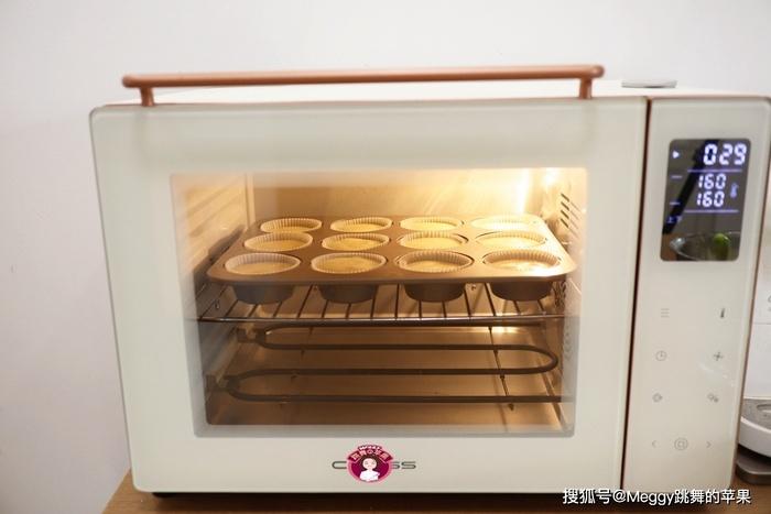 Hé lộ công thức làm món bánh cupcake sữa chua thơm mềm ngọt ngào đang 'sốt xình xịch' trên MXH