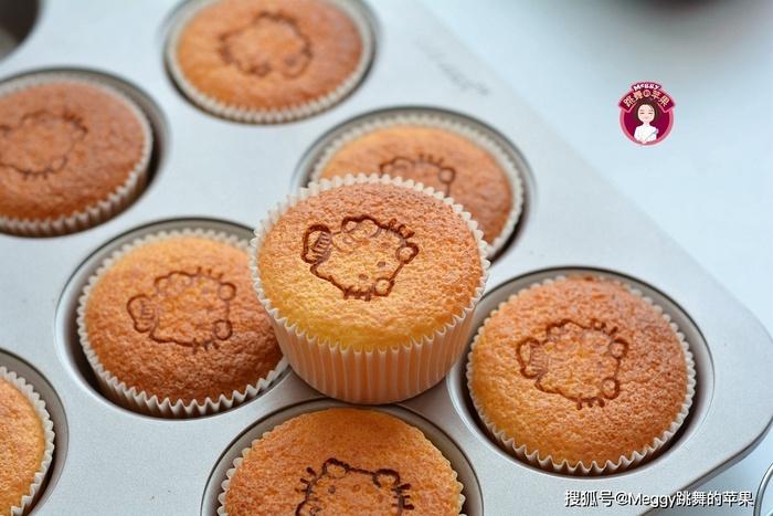Hé lộ công thức làm món bánh cupcake sữa chua thơm mềm ngọt ngào đang 'sốt xình xịch' trên MXH