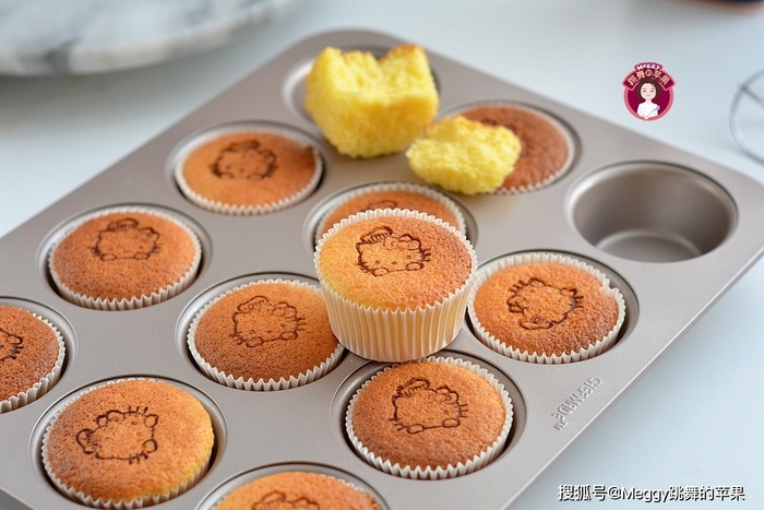 Hé lộ công thức làm món bánh cupcake sữa chua thơm mềm ngọt ngào đang 'sốt xình xịch' trên MXH