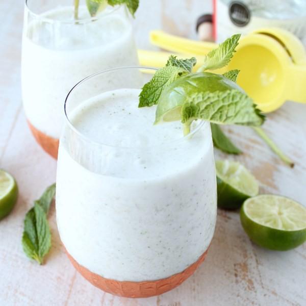 Hè này đừng bỏ qua món mojito dừa mát lịm thơm phức