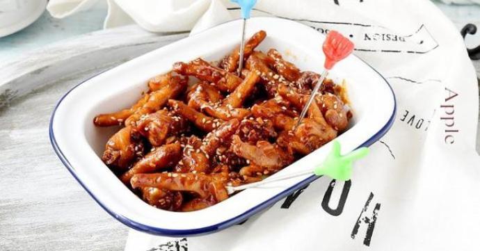 Học ngay cách làm chân gà chua ngọt này đảm bảo Tết nhà bạn có món mới siêu ngon