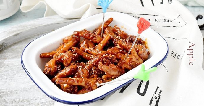 Học ngay cách làm chân gà chua ngọt này đảm bảo Tết nhà bạn có món mới siêu ngon