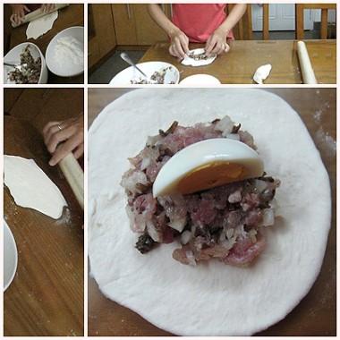 Hướng dẫn cách làm bánh bao ngon với nhân trứng thịt