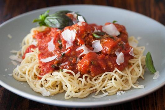 Hướng dẫn làm món mỳ spaghetti thịt gà viên