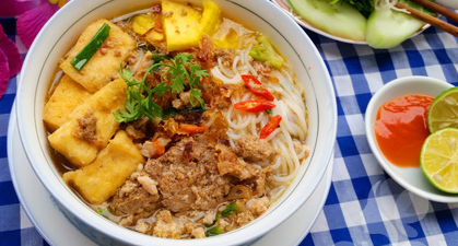 huong dan nau bun rieu cua cho bua sang ngon mieng Hướng dẫn nấu bún riêu cua cho bữa sáng ngon miệng