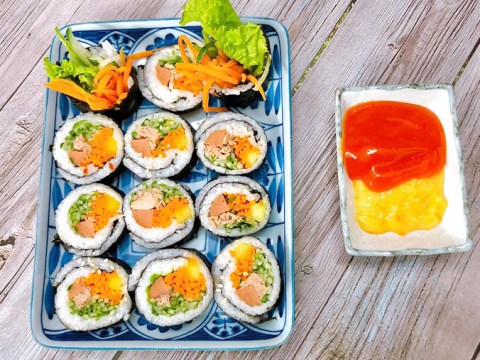 kimbap ca ngu Kimbap cá ngừ