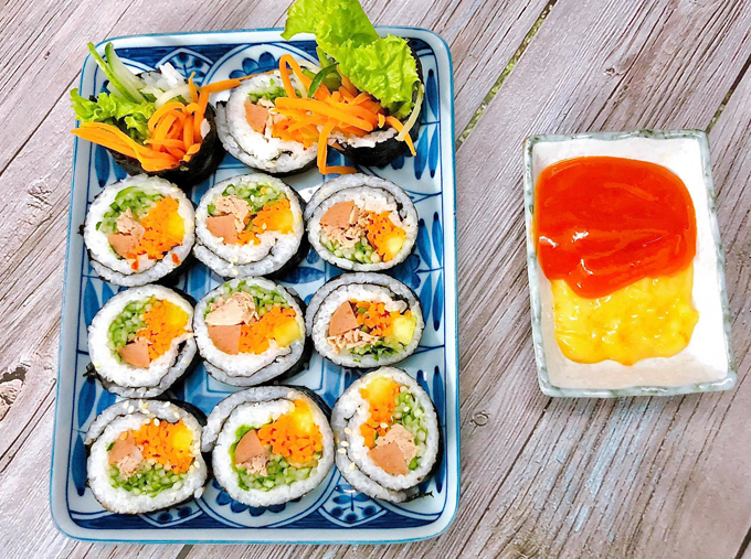 Kimbap cá ngừ