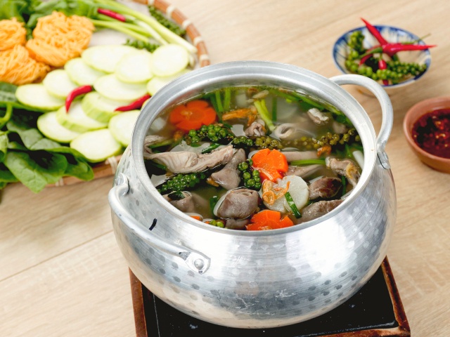 Lẩu bao tử hầm tiêu