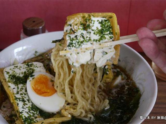 Lạ đời món mì ramen kem tươi, khó ăn mà người Nhật vẫn chen nhau mua