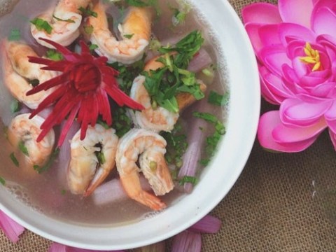 la mieng thanh mat canh bong sung nau tom Lạ miệng, thanh mát canh bông súng nấu tôm