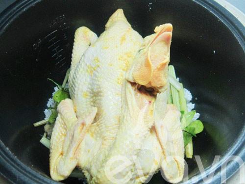 Lạ miệng với gà hấp muối