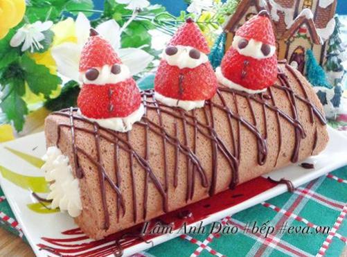 Làm bánh bông lan chocolate cuộn kem tươi cho Giáng sinh thêm ngọt ngào