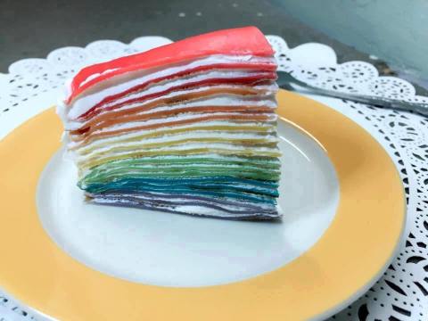 lam banh crepe cau vong ngan lop sieu yeu va sieu ngon Làm bánh Crepe cầu vồng ngàn lớp 'siêu' yêu và 'siêu' ngon