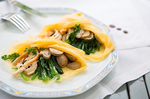 Làm bánh crepe đặc biệt cho bữa sáng